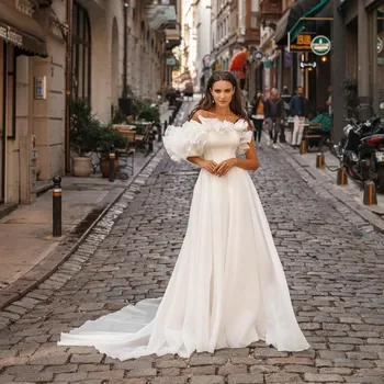 Simples Longo de Cetim Vestidos de Noiva Com Babados Linha do Marfim Trem da Varredura Espartilho Vestido de Noiva Com Pocekts para as Mulheres