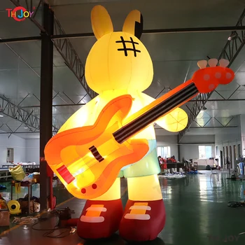 Novo Design de 4m de 13 pés de altura Inflável Coelho de Páscoa com guitarra Gigante Padrão de Coelho de desenho animado com luz led para venda